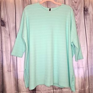 NWOT Mint Tunic By Yahada!!